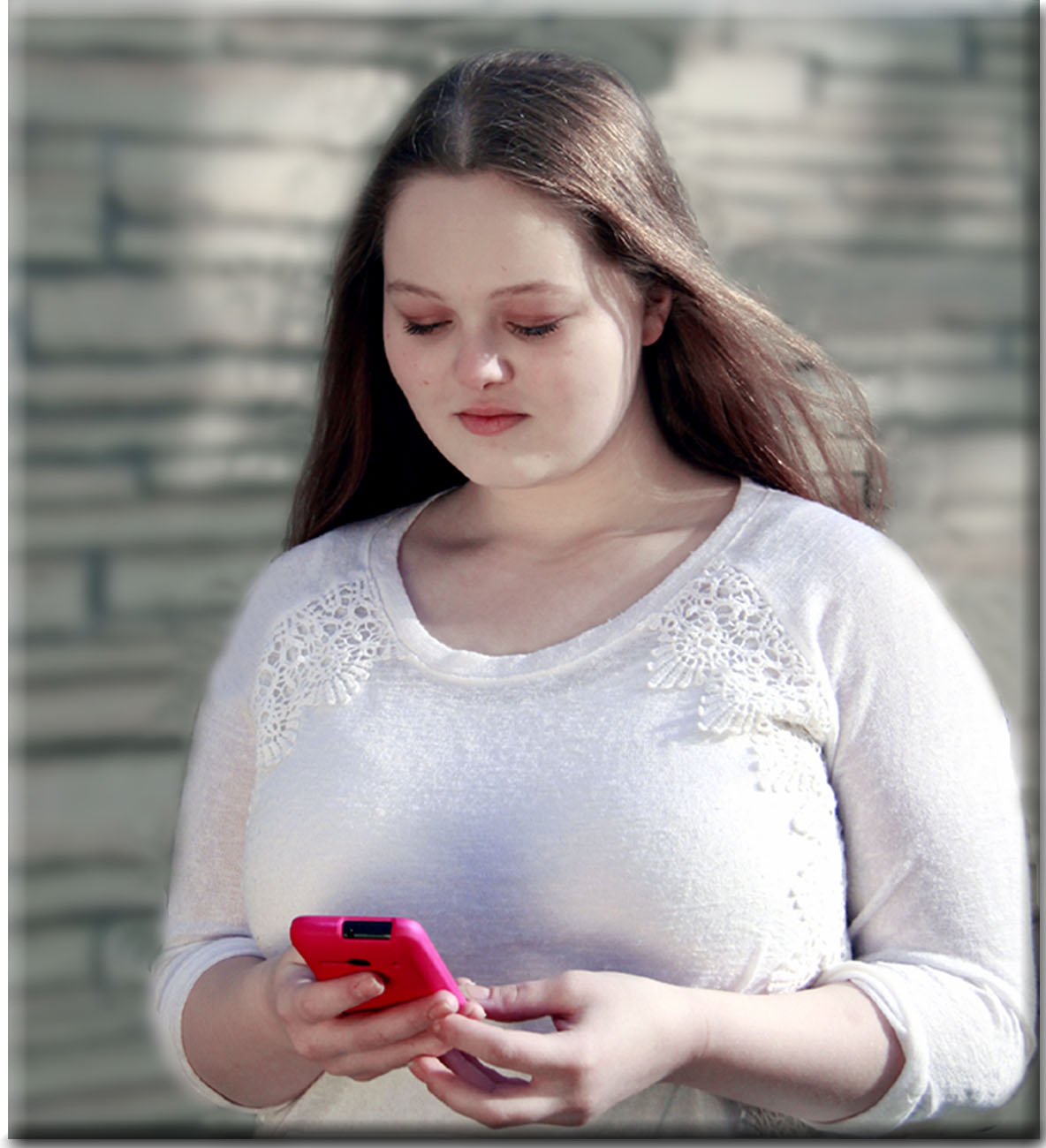 AMANDA_OUTSIDE_WITH_SMART_PHONE__FOUR_BY_SIX_SIZE_PRINT